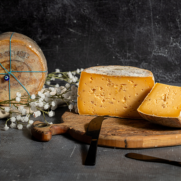 Gregório - Queijo Artesanal com Feno Grego - Fazenda Santa Luzia